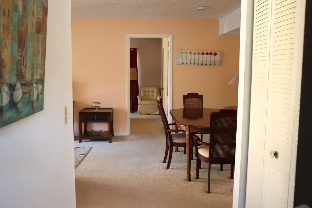 合同活跃: $1,400 (1 贝兹, 1 浴室, 792 平方英尺)