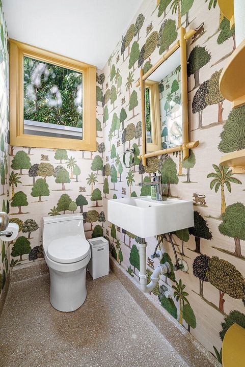 For Sale: $22,995,000 (6 beds, 6 baths, 5200 Square Feet)