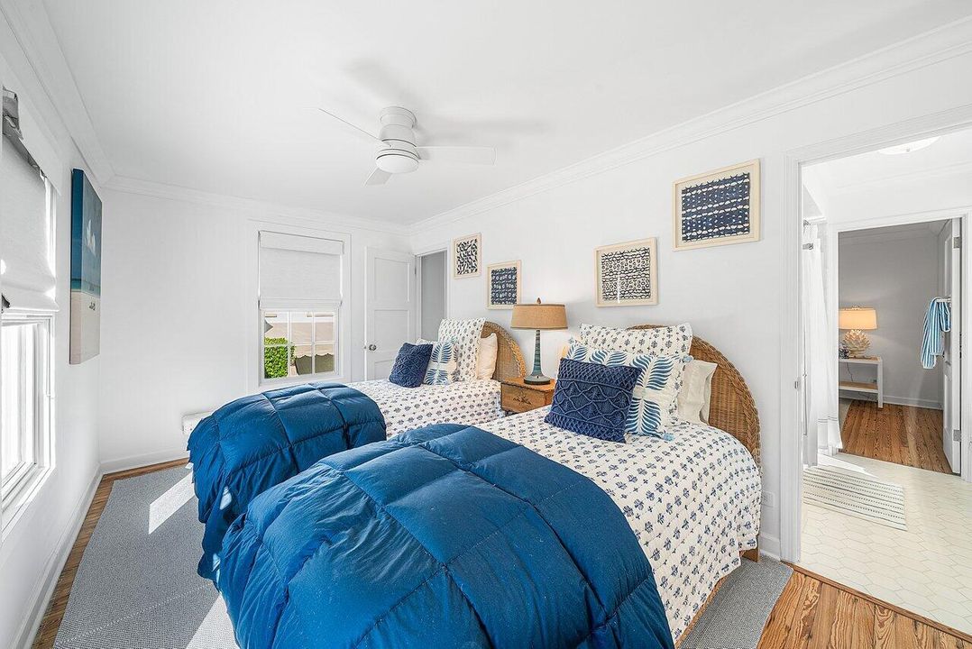 For Sale: $22,995,000 (6 beds, 6 baths, 5200 Square Feet)