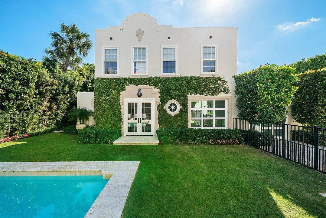 For Sale: $22,995,000 (6 beds, 6 baths, 5200 Square Feet)