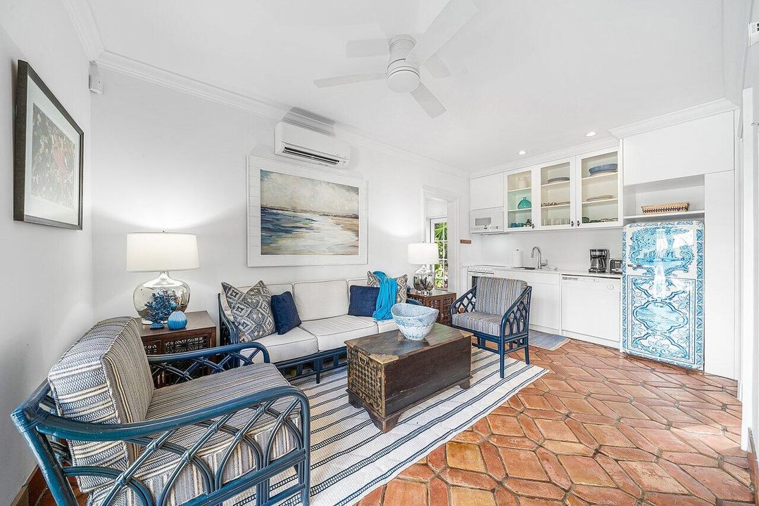 For Sale: $22,995,000 (6 beds, 6 baths, 5200 Square Feet)