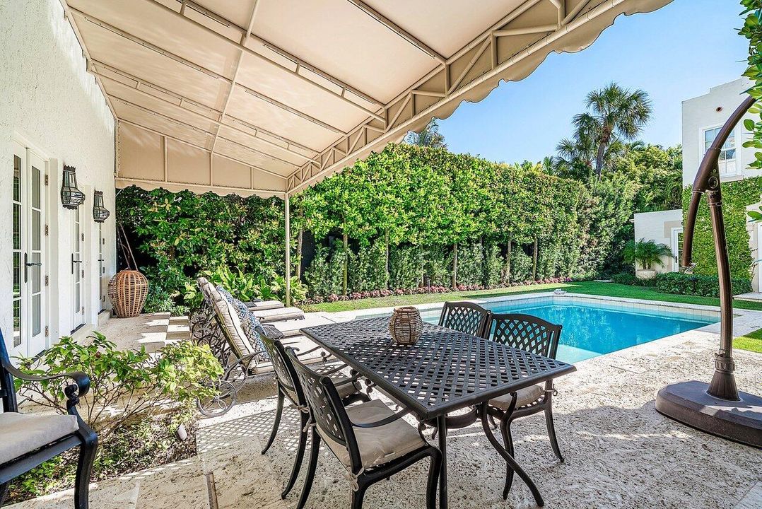 For Sale: $22,995,000 (6 beds, 6 baths, 5200 Square Feet)