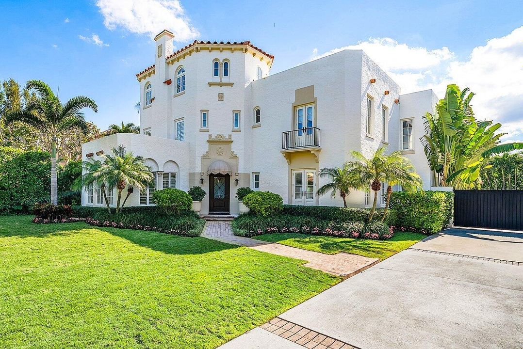 For Sale: $22,995,000 (6 beds, 6 baths, 5200 Square Feet)
