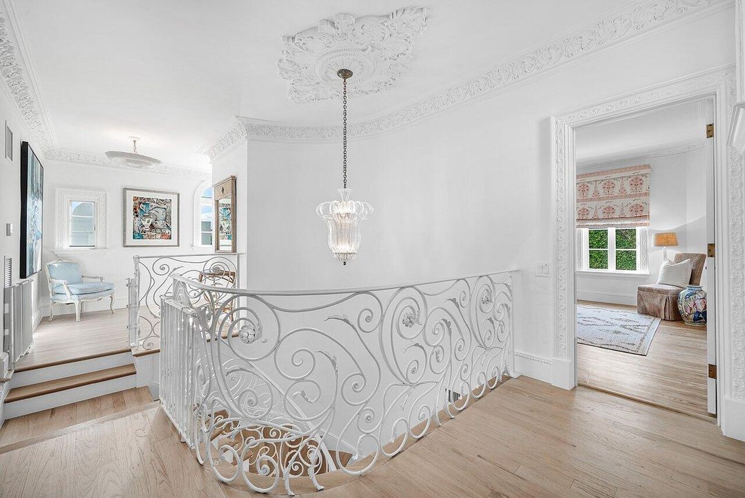 For Sale: $22,995,000 (6 beds, 6 baths, 5200 Square Feet)