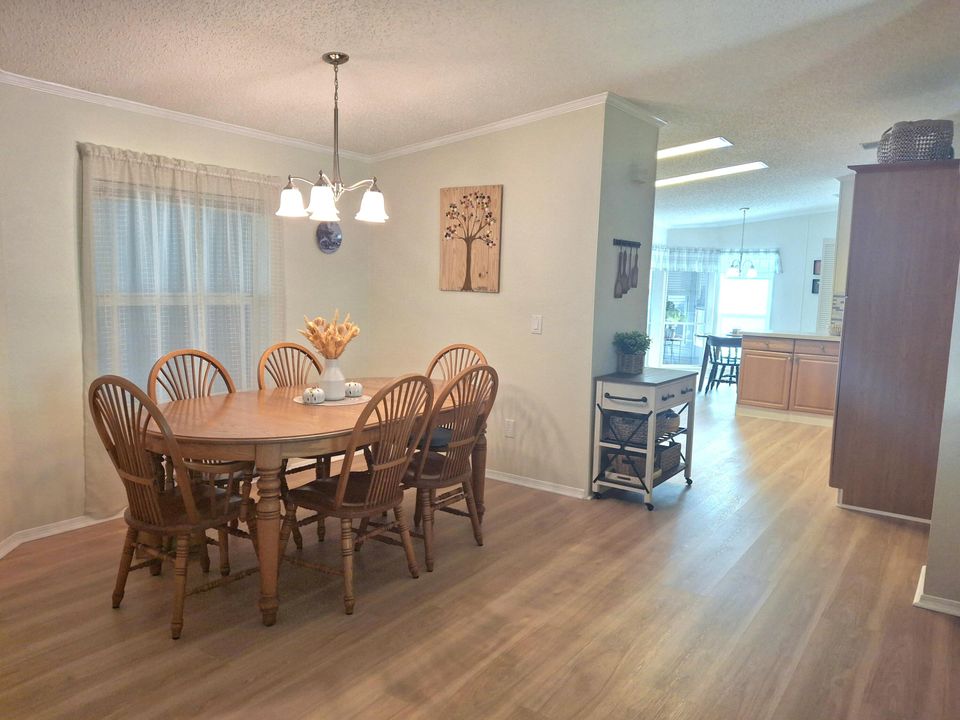 待售: $249,900 (3 贝兹, 2 浴室, 1418 平方英尺)