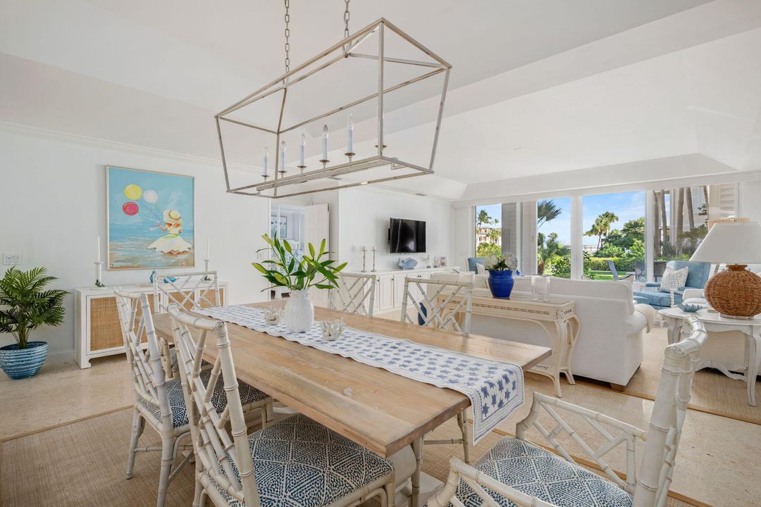 En Venta: $1,275,000 (3 camas, 2 baños, 2259 Pies cuadrados)