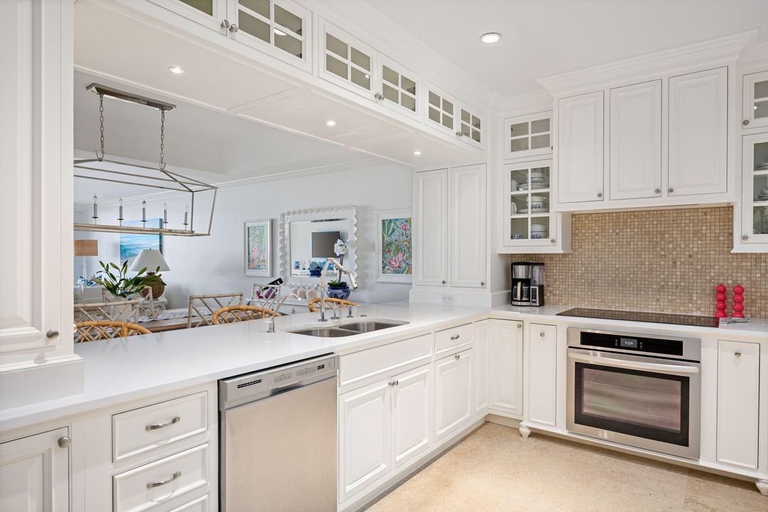 En Venta: $1,275,000 (3 camas, 2 baños, 2259 Pies cuadrados)