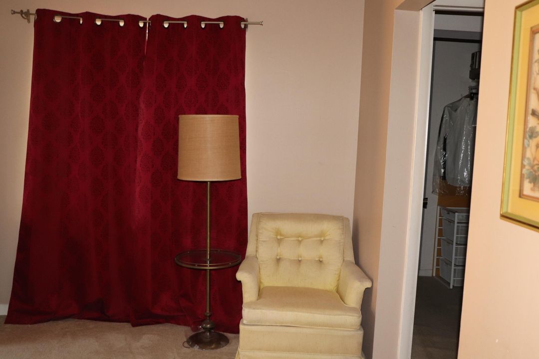 合同活跃: $1,400 (1 贝兹, 1 浴室, 792 平方英尺)