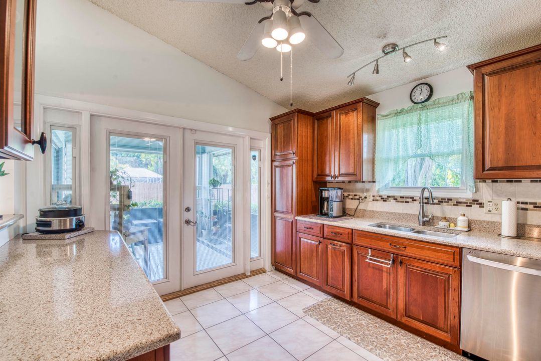 For Sale: $475,000 (3 beds, 2 baths, 1518 Square Feet)