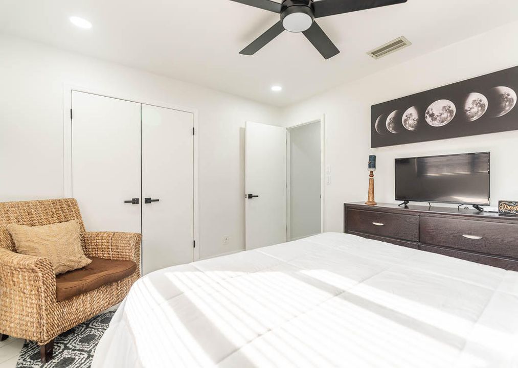 出租: $3,000 (2 贝兹, 2 浴室, 1400 平方英尺)