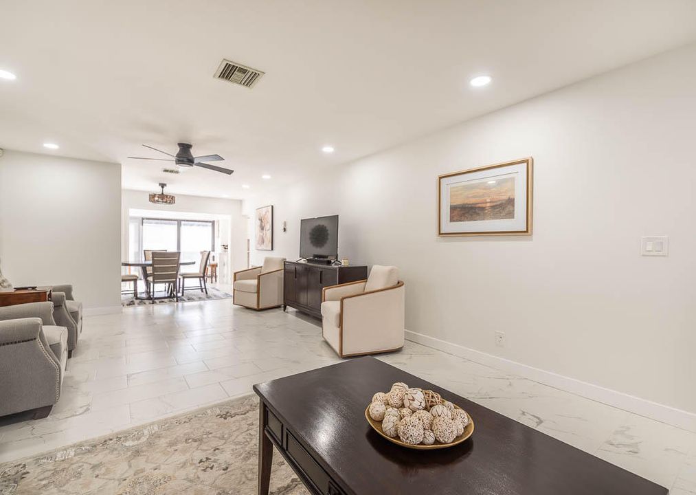 出租: $3,000 (2 贝兹, 2 浴室, 1400 平方英尺)