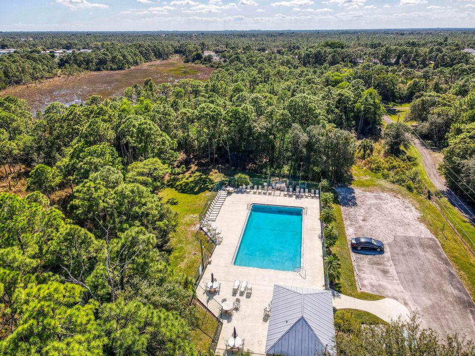 For Sale: $475,000 (3 beds, 2 baths, 1518 Square Feet)