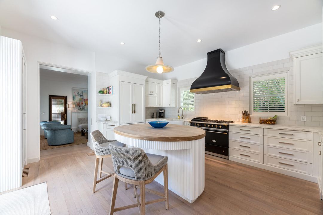 For Sale: $22,995,000 (6 beds, 6 baths, 5200 Square Feet)