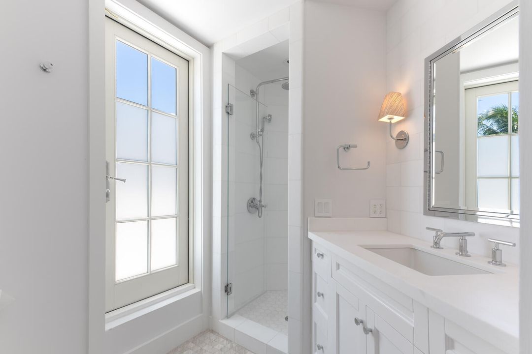 For Sale: $22,995,000 (6 beds, 6 baths, 5200 Square Feet)