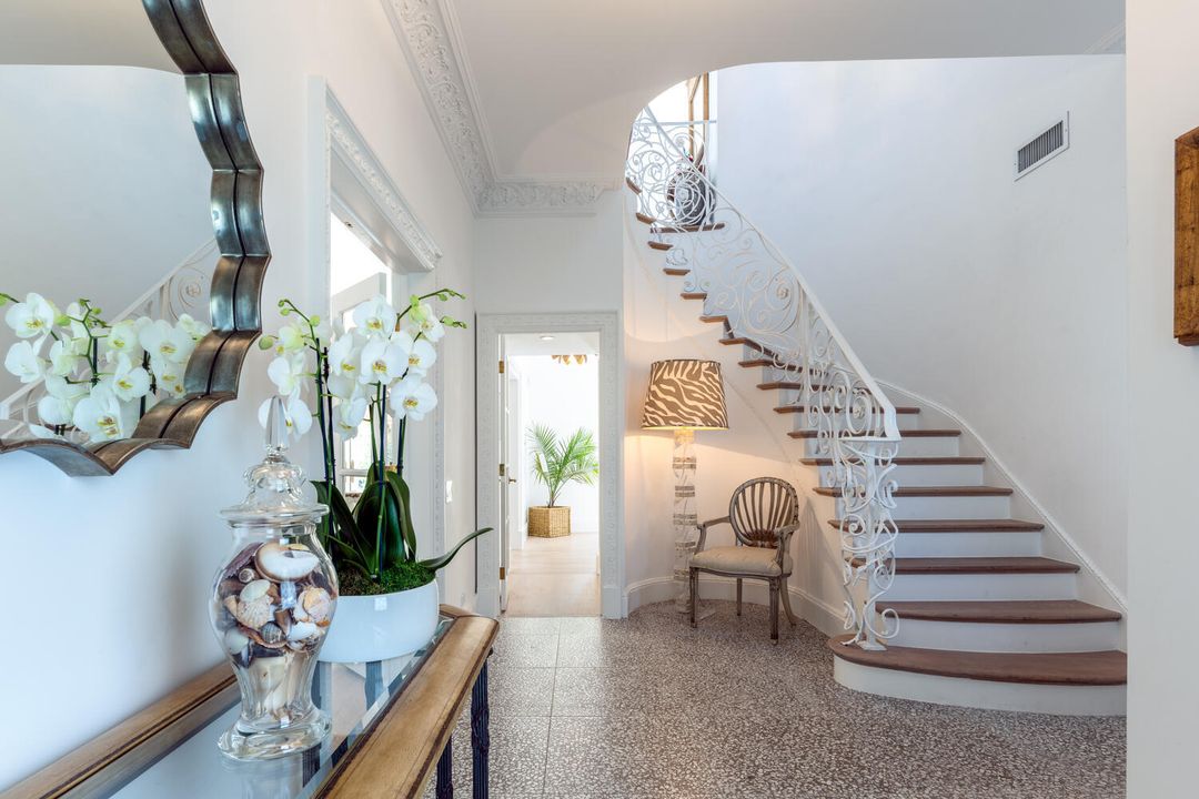 For Sale: $22,995,000 (6 beds, 6 baths, 5200 Square Feet)