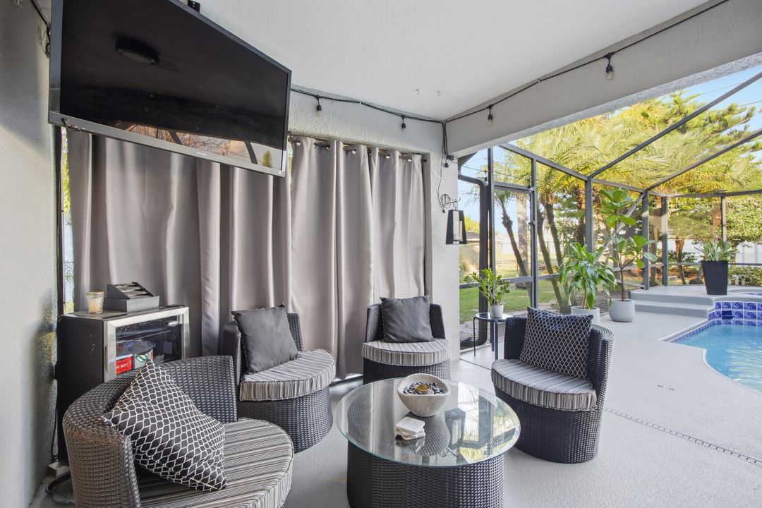 For Sale: $579,900 (3 beds, 2 baths, 2053 Square Feet)