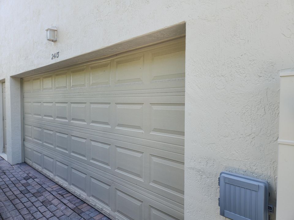 Active With Contract: $2,900 (4 beds, 3 baths, 1870 Square Feet)