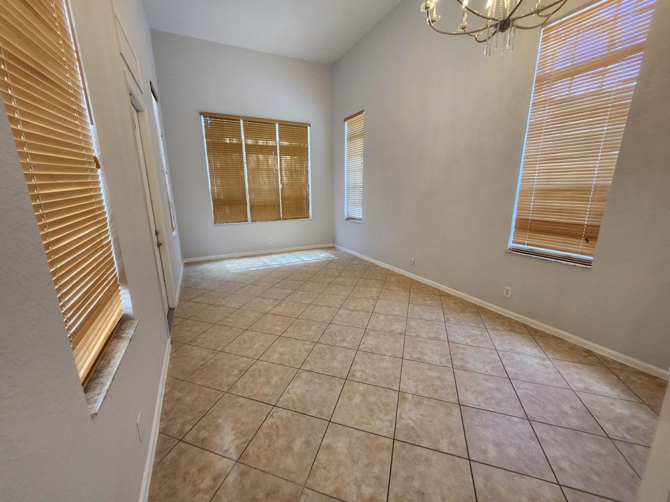 Active With Contract: $2,900 (4 beds, 3 baths, 1870 Square Feet)