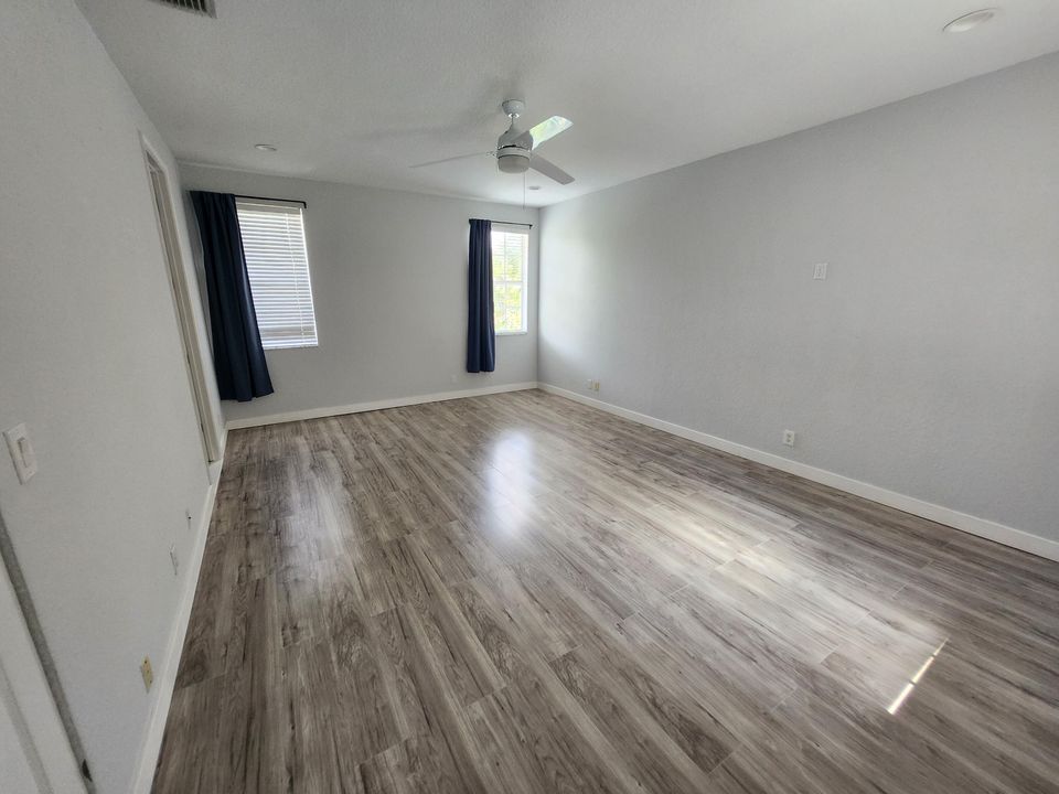 Active With Contract: $2,900 (4 beds, 3 baths, 1870 Square Feet)