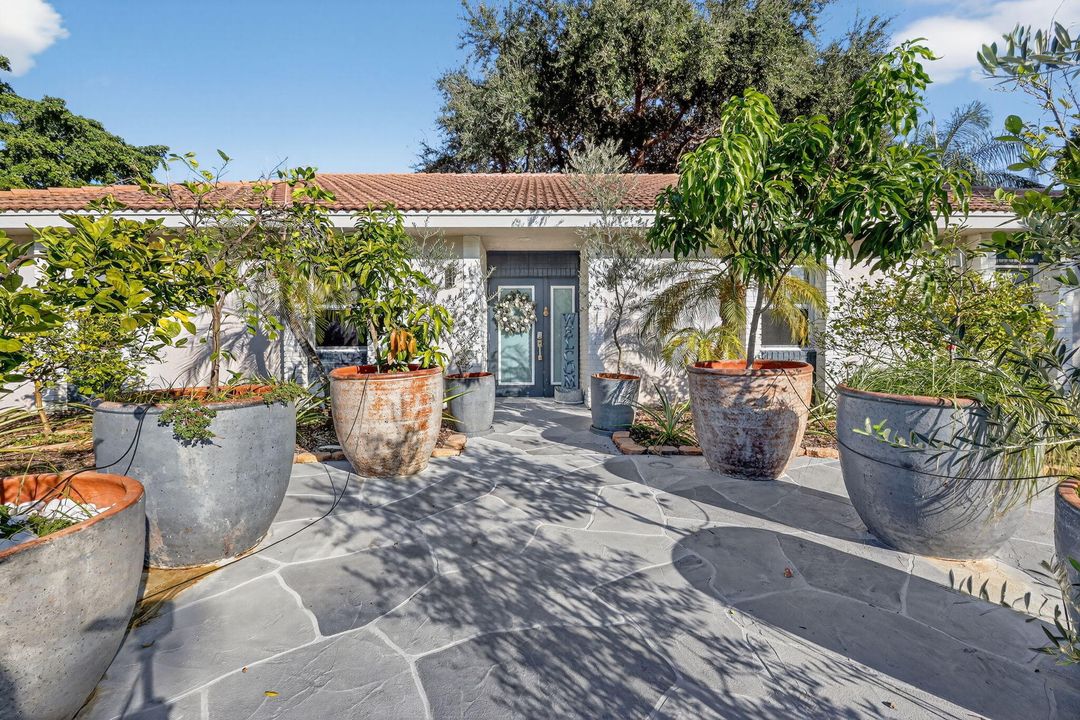 For Sale: $1,295,000 (3 beds, 2 baths, 2172 Square Feet)