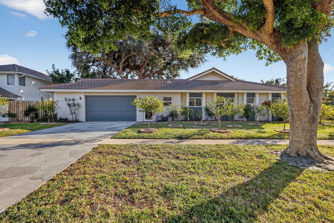 For Sale: $1,295,000 (3 beds, 2 baths, 2172 Square Feet)