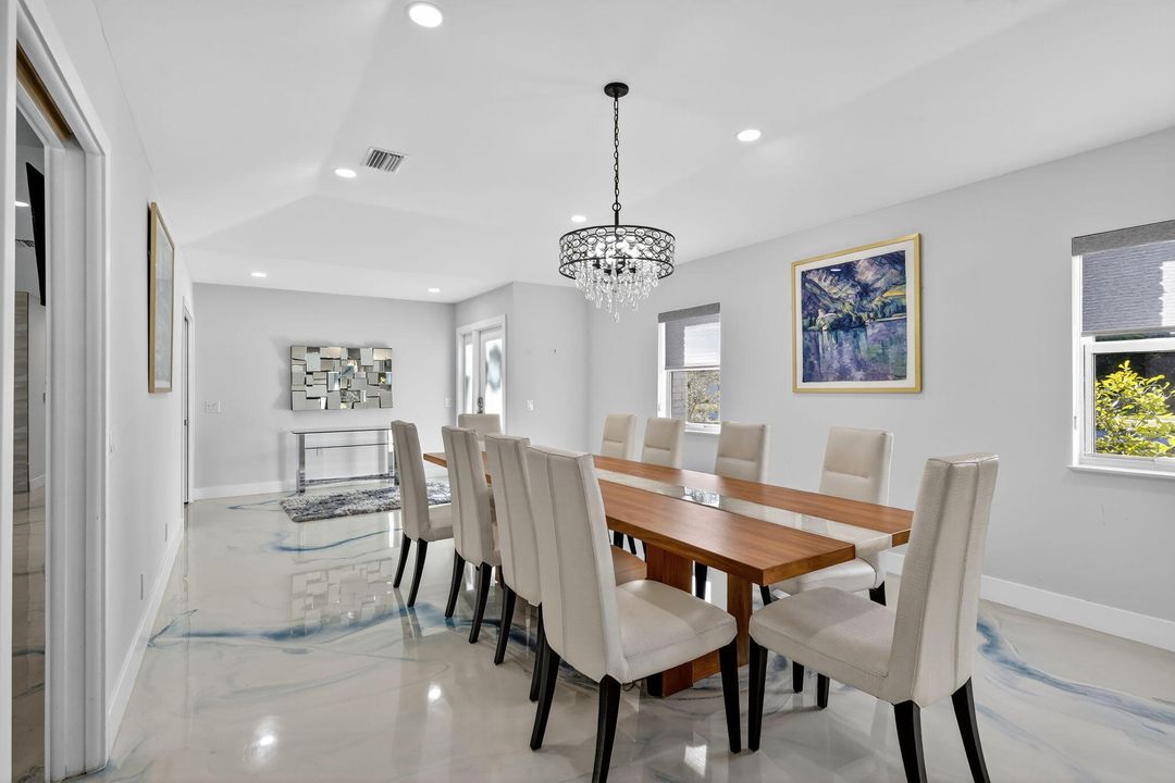 For Sale: $1,295,000 (3 beds, 2 baths, 2172 Square Feet)