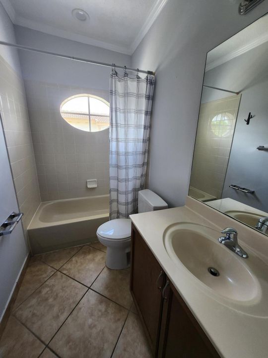 Active With Contract: $2,900 (4 beds, 3 baths, 1870 Square Feet)