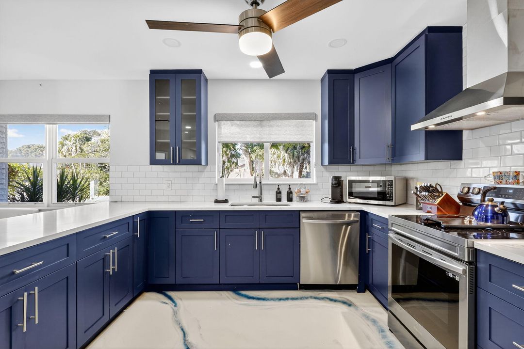 For Sale: $1,295,000 (3 beds, 2 baths, 2172 Square Feet)