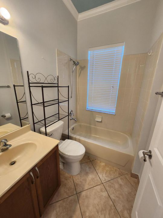 Active With Contract: $2,900 (4 beds, 3 baths, 1870 Square Feet)