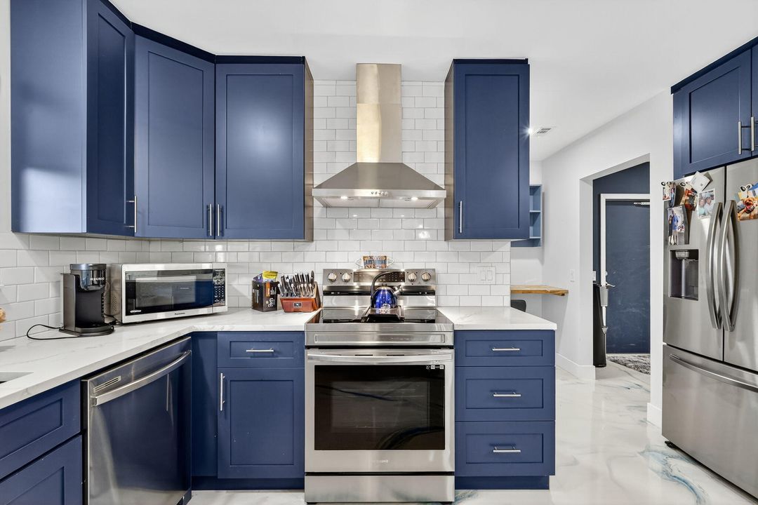 For Sale: $1,295,000 (3 beds, 2 baths, 2172 Square Feet)