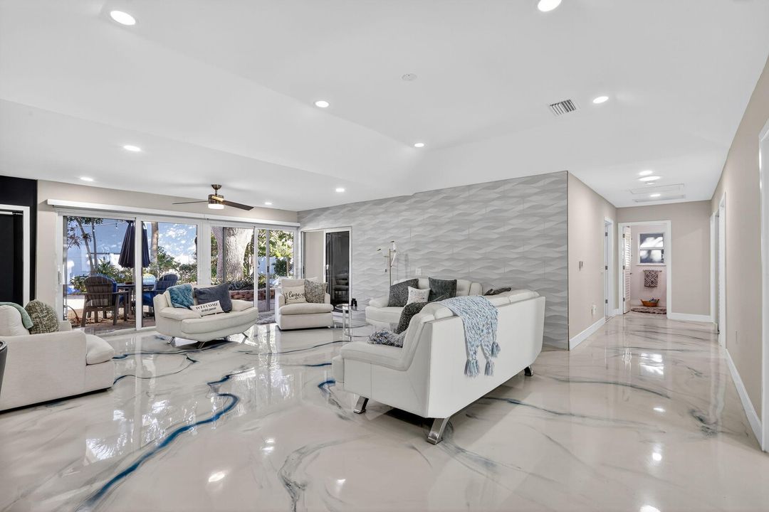 For Sale: $1,295,000 (3 beds, 2 baths, 2172 Square Feet)