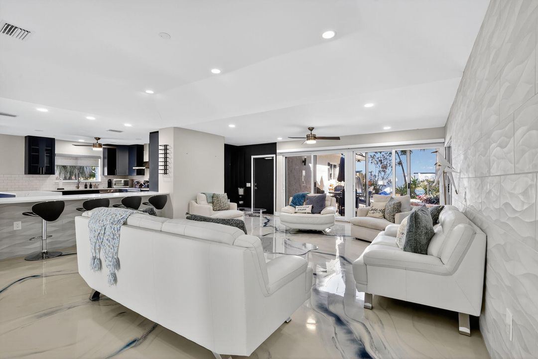 For Sale: $1,295,000 (3 beds, 2 baths, 2172 Square Feet)