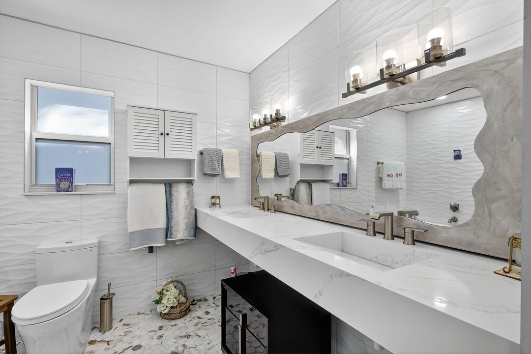 For Sale: $1,295,000 (3 beds, 2 baths, 2172 Square Feet)