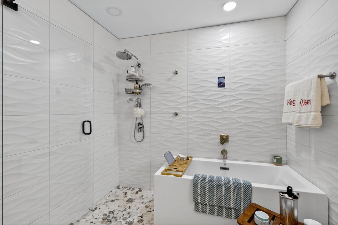 For Sale: $1,295,000 (3 beds, 2 baths, 2172 Square Feet)