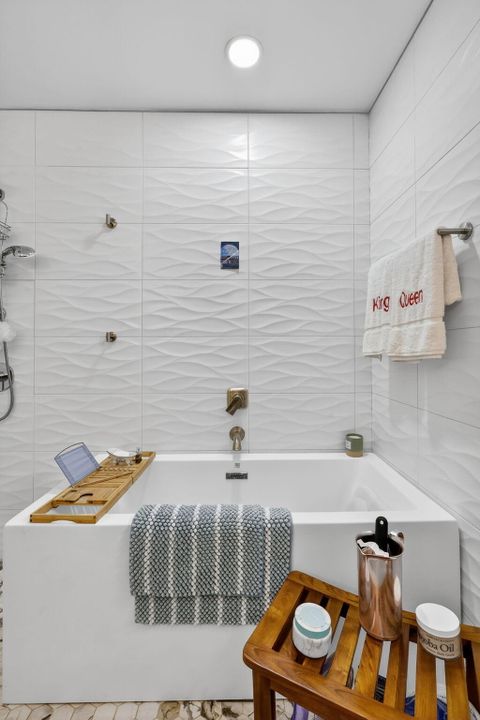 For Sale: $1,295,000 (3 beds, 2 baths, 2172 Square Feet)