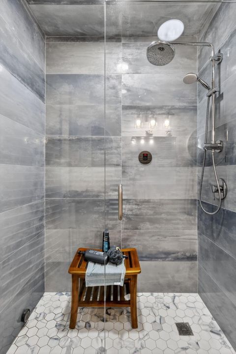 For Sale: $1,295,000 (3 beds, 2 baths, 2172 Square Feet)