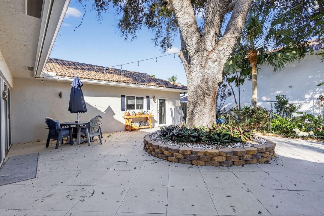 For Sale: $1,295,000 (3 beds, 2 baths, 2172 Square Feet)