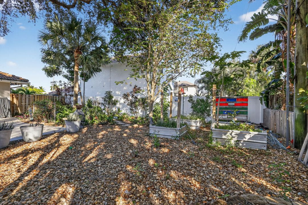 For Sale: $1,295,000 (3 beds, 2 baths, 2172 Square Feet)