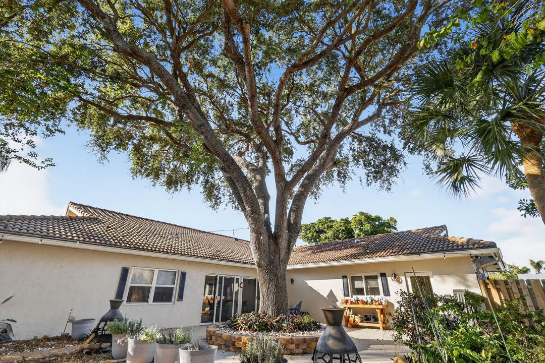 For Sale: $1,295,000 (3 beds, 2 baths, 2172 Square Feet)