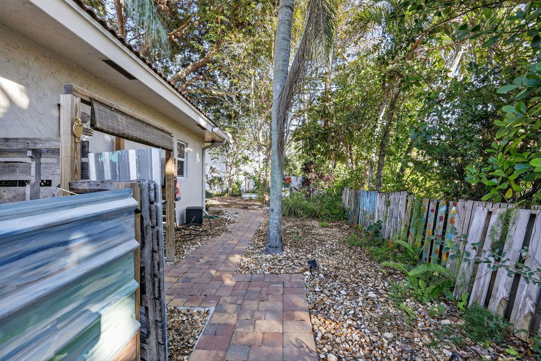 For Sale: $1,295,000 (3 beds, 2 baths, 2172 Square Feet)