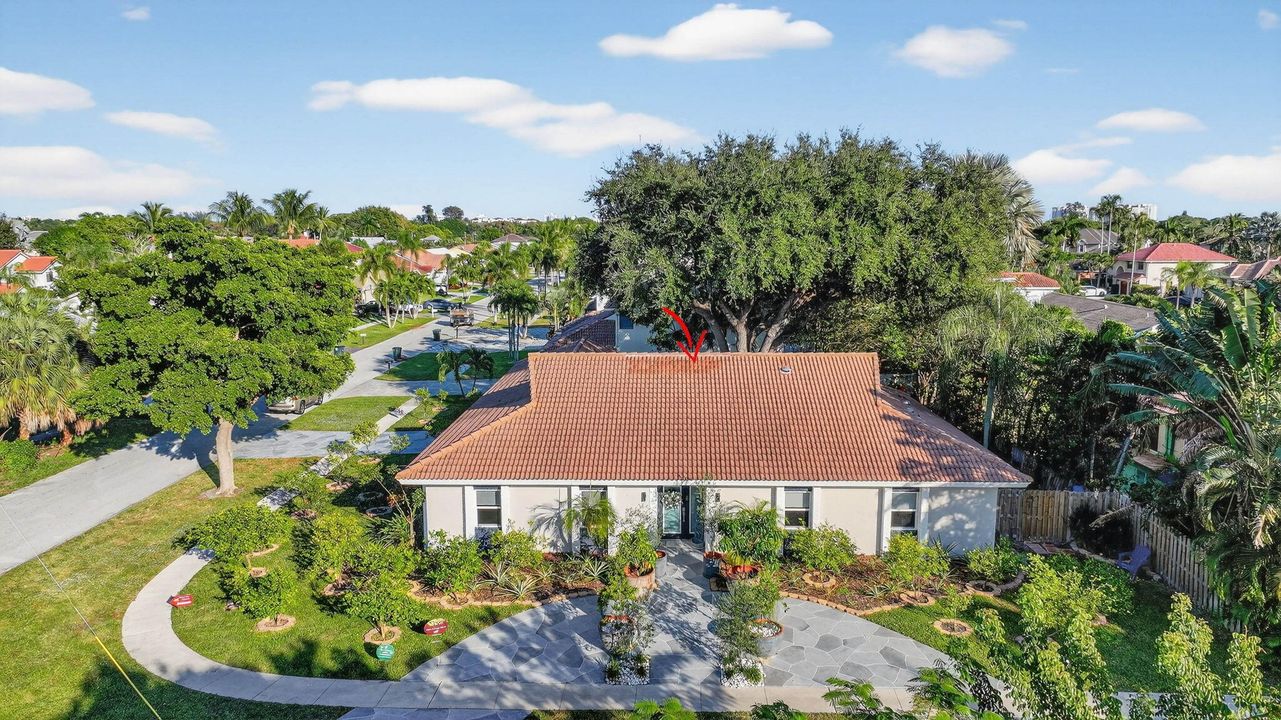 For Sale: $1,295,000 (3 beds, 2 baths, 2172 Square Feet)