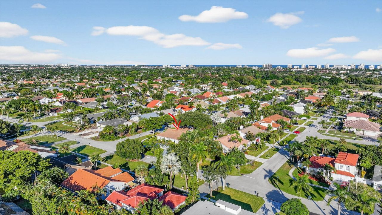 For Sale: $1,295,000 (3 beds, 2 baths, 2172 Square Feet)