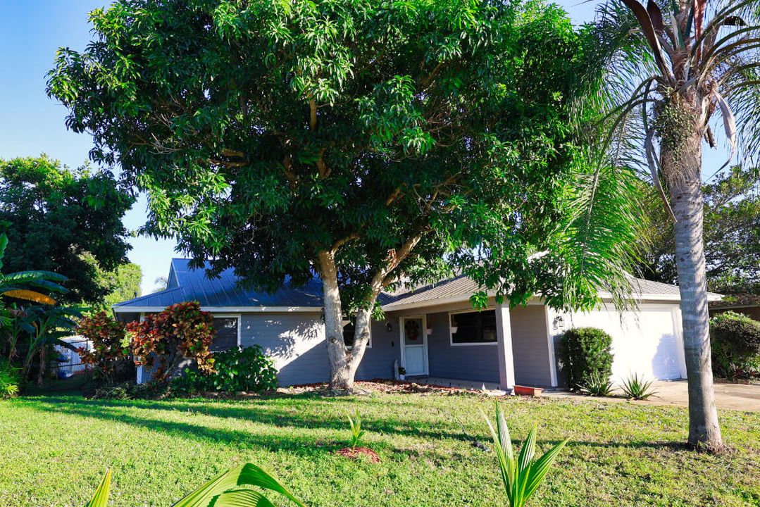 For Sale: $425,000 (3 beds, 2 baths, 1950 Square Feet)