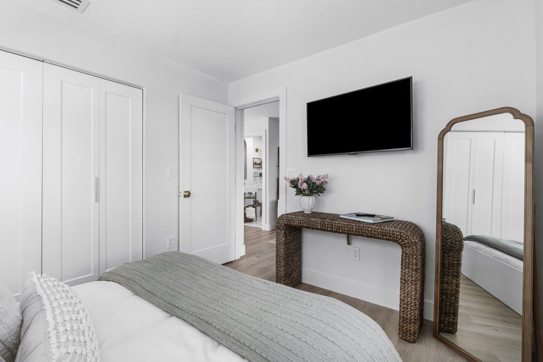 待售: $689,900 (0 贝兹, 0 浴室, 728 平方英尺)