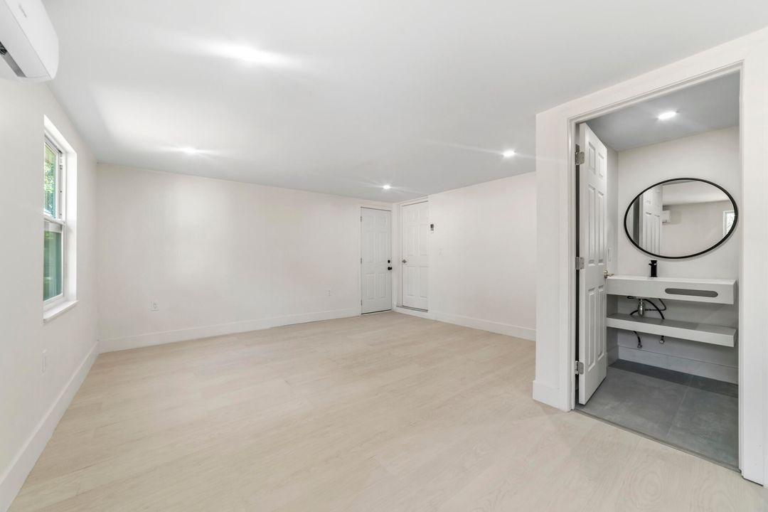 待售: $595,000 (4 贝兹, 2 浴室, 1332 平方英尺)