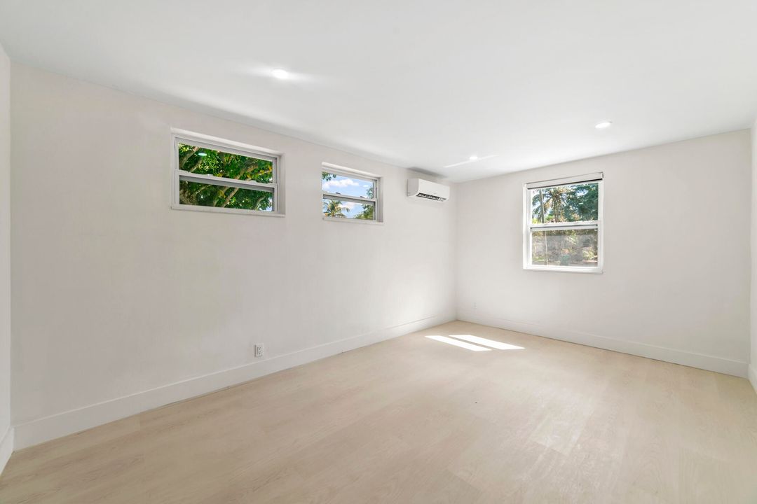 待售: $595,000 (4 贝兹, 2 浴室, 1332 平方英尺)