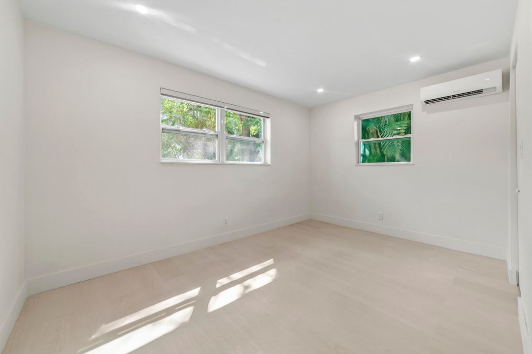 待售: $595,000 (4 贝兹, 2 浴室, 1332 平方英尺)