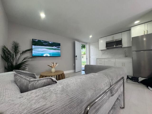 待售: $595,000 (4 贝兹, 2 浴室, 1332 平方英尺)