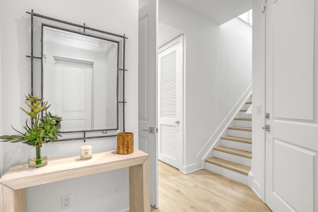 En Venta: $809,900 (3 camas, 2 baños, 1868 Pies cuadrados)