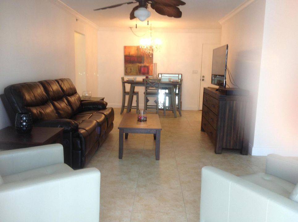 For Rent: $6,500 (2 beds, 2 baths, 1050 Square Feet)